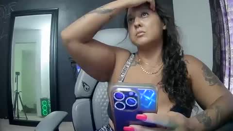 Snapshot of sweethawaiiantea808 chatting on 14, 10, 2025 Tina online show from 14, 10, 2025