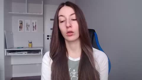 Snapshot of sweetheart_77 chatting on 5, 2, 2026 Emma online show from 5, 2, 2026