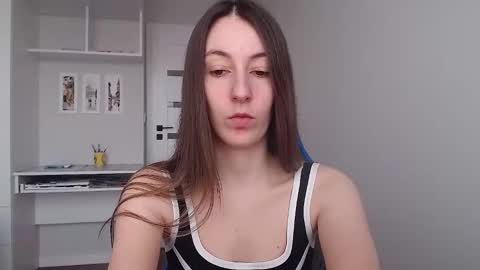 Snapshot of sweetheart_77 chatting on 20, 2, 2026 Emma online show from 20, 2, 2026