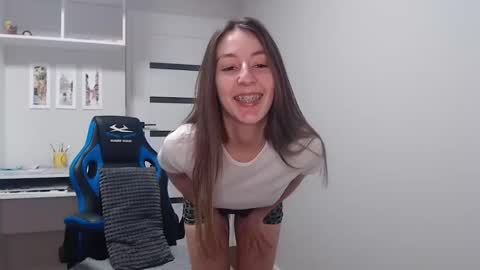 Snapshot of sweetheart_77 chatting on 26, 2, 2026 Emma online show from 26, 2, 2026