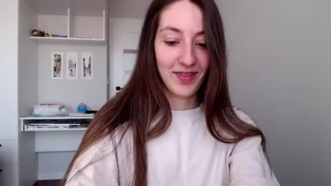 Snapshot of sweetheart_77 chatting on 1, 5, 2026 Emma online show from 1, 5, 2026