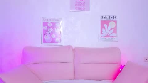 sweetie_catt online show from 20, 9, 2025