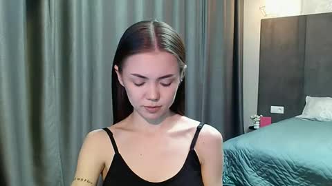 sweetieee_kira online show from 5, 10, 2025