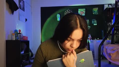 Snapshot of sweetieslikebutter chatting on 15, 1, 2026 Blu Sweets online show from 15, 1, 2026
