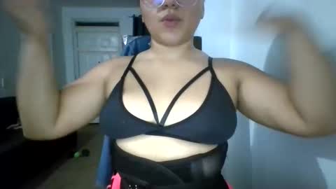 Snapshot of sweetigirl2000 chatting on 17, 10, 2025 Sweetigirl online show from 17, 10, 2025