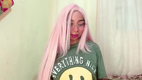 Snapshot of sweetkairi chatting on 2, 12, 2025 mishel online show from 2, 12, 2025