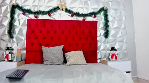 Snapshot of sweetlauren19 chatting on 31, 12, 2024 Lauren online show from 31, 12, 2024