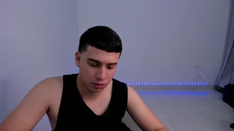 Snapshot of sweetlian_04 chatting on 25, 1, 2025 Lian online show from 25, 1, 2025