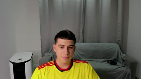 Snapshot of sweetlian_04 chatting on 30, 1, 2025 Lian online show from 30, 1, 2025