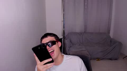 Snapshot of sweetlian_04 chatting on 2, 3, 2025 Lian online show from 2, 3, 2025