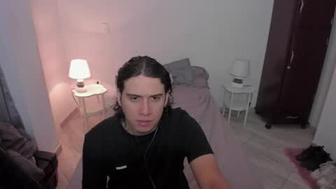 Snapshot of sweetlian_04 chatting on 18, 4, 2026 Lian online show from 18, 4, 2026