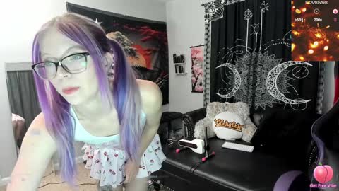 Snapshot of sweetlilraven chatting on 23, 12, 2024 Sweetlilraven online show from 23, 12, 2024