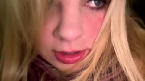 Snapshot of sweetlisa92 chatting on 16, 4, 2026 Lisa online show from 16, 4, 2026