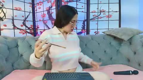 Snapshot of sweetlyundone chatting on 4, 6, 2026 sweetlyundone online show from 4, 6, 2026