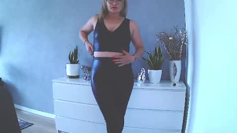 Snapshot of sweetmarthaaa chatting on 15, 6, 2026 sweetmarthaaa online show from 15, 6, 2026