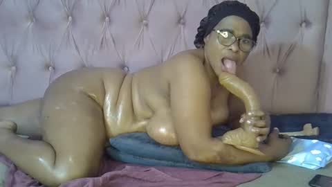 Snapshot of sweetmellowx1 chatting on 18, 2, 2025 sweetmellowx1 online show from 18, 2, 2025