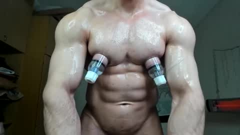 Snapshot of sweetmuscles_boy chatting on 22, 10, 2025 Lorenzo online show from 22, 10, 2025