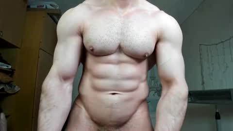 Snapshot of sweetmuscles_boy chatting on 26, 11, 2025 Lorenzo online show from 26, 11, 2025