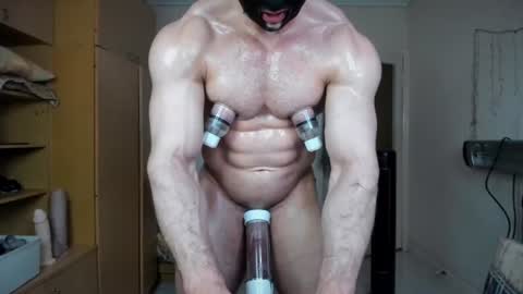 Snapshot of sweetmuscles_boy chatting on 24, 6, 2026 Lorenzo online show from 24, 6, 2026