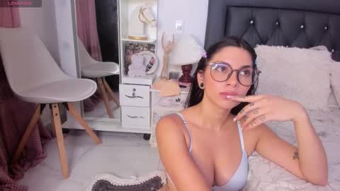 Snapshot of sweetnicky1 chatting on 26, 11, 2025 sweetnicky1 online show from 26, 11, 2025