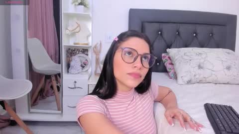 Snapshot of sweetnicky1 chatting on 4, 12, 2025 sweetnicky1 online show from 4, 12, 2025