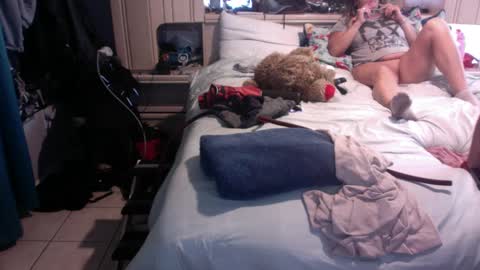 WeAim2PZzz online show from 9, 12, 2024