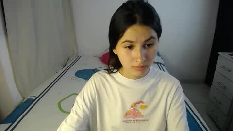 Snapshot of sweetpink1_ chatting on 4, 10, 2025 Caro Lily online show from 4, 10, 2025