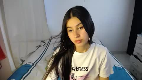 Snapshot of sweetpink1_ chatting on 19, 10, 2025 Caro Lily online show from 19, 10, 2025