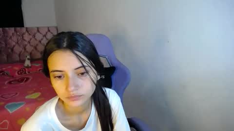 Snapshot of sweetpink1_ chatting on 25, 10, 2025 Caro Lily online show from 25, 10, 2025