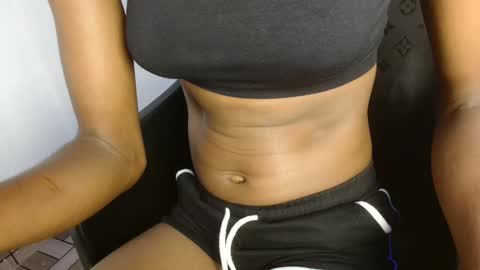 Snapshot of sweetpussy135 chatting on 22, 10, 2025 slim ivy online show from 22, 10, 2025