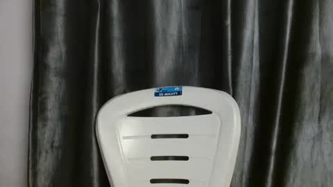 Snapshot of sweetpussy135 chatting on 2, 11, 2025 slim ivy online show from 2, 11, 2025