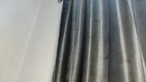 Snapshot of sweetpussy135 chatting on 4, 11, 2025 slim ivy online show from 4, 11, 2025