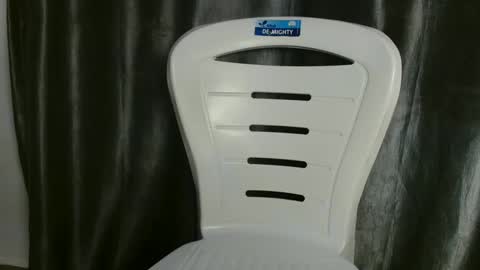 Snapshot of sweetpussy135 chatting on 29, 11, 2025 slim ivy online show from 29, 11, 2025