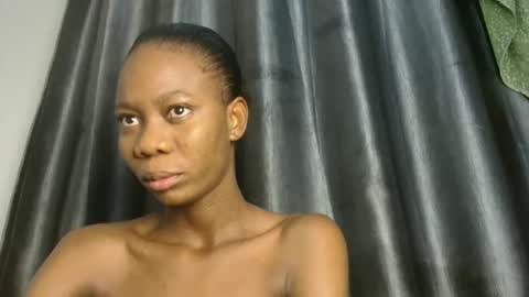 Snapshot of sweetpussy135 chatting on 16, 12, 2025 slim ivy online show from 16, 12, 2025