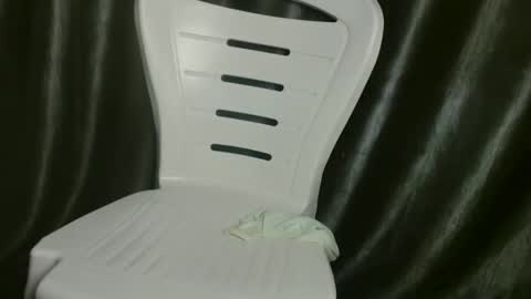 slim ivy online show from 17, 12, 2025