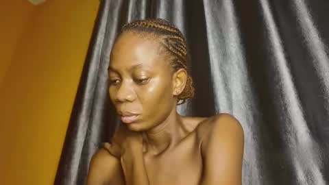 Snapshot of sweetpussy135 chatting on 21, 5, 2026 slim ivy online show from 21, 5, 2026