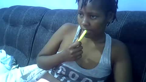 Snapshot of sweetqueen20 chatting on 7, 4, 2026 queen online show from 7, 4, 2026