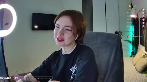 Snapshot of sweetriso chatting on 14, 4, 2026 Alice online show from 14, 4, 2026