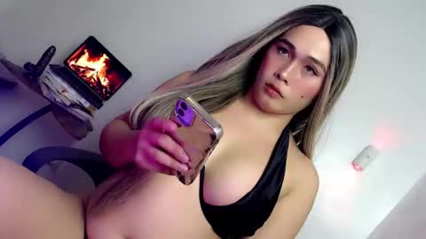 JUST CALL ME BABE online show from 21, 5, 2026