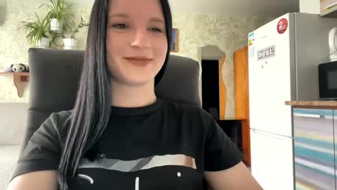 Snapshot of sweetshy99 chatting on 8, 4, 2026 Sweet Shy online show from 8, 4, 2026