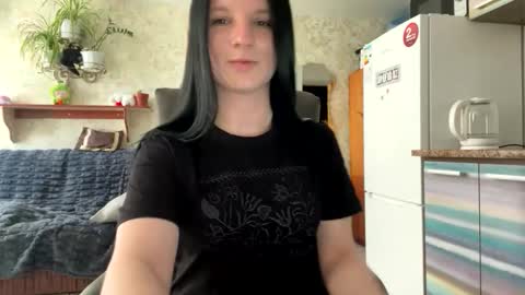 Snapshot of sweetshy99 chatting on 15, 4, 2026 Sweet Shy online show from 15, 4, 2026