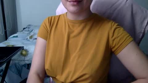 Snapshot of sweetssmashed chatting on 15, 12, 2024 sweetssmashed online show from 15, 12, 2024