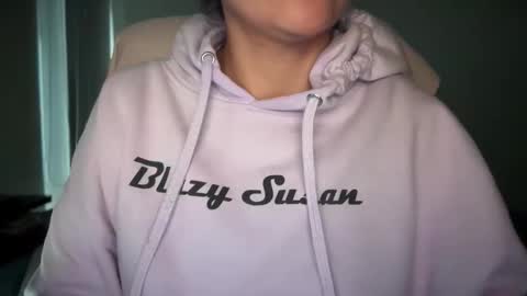 Snapshot of sweetssmashed chatting on 11, 9, 2025 sweetssmashed online show from 11, 9, 2025