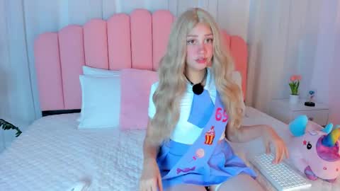 Snapshot of sweett_fire chatting on 25, 4, 2026 sweett_fire online show from 25, 4, 2026