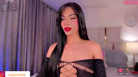 Snapshot of sweett_shinexx chatting on 15, 10, 2025 angel online show from 15, 10, 2025
