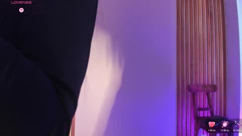 Snapshot of sweetviolet___ chatting on 31, 5, 2026 sweetviolet___ online show from 31, 5, 2026