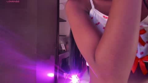 Snapshot of sweetviolet___ chatting on 1, 6, 2026 sweetviolet___ online show from 1, 6, 2026