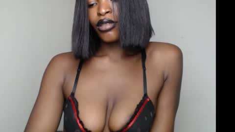 sweetxxboobsx online show from 1, 12, 2025