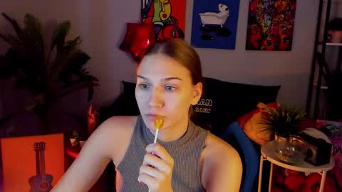 Snapshot of sweety_emilya chatting on 15, 3, 2026 Emily online show from 15, 3, 2026