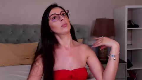 Snapshot of sweetyallye chatting on 17, 7, 2026 Bea Moan from LovenseWet from Tip MenuOpen for Private online show from 17, 7, 2026